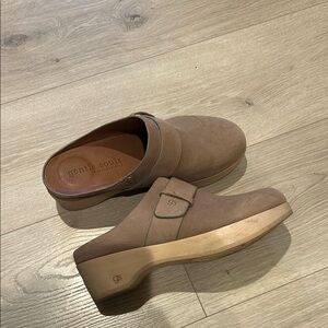 Gentle souls Henley clog 8